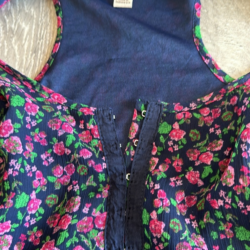 Decree Tank Top - Picture 6 of 8